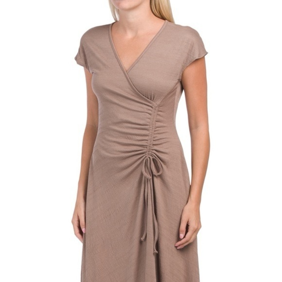 Max Studio Crinkled Side Ruched Dress medium - Picture 2 of 8